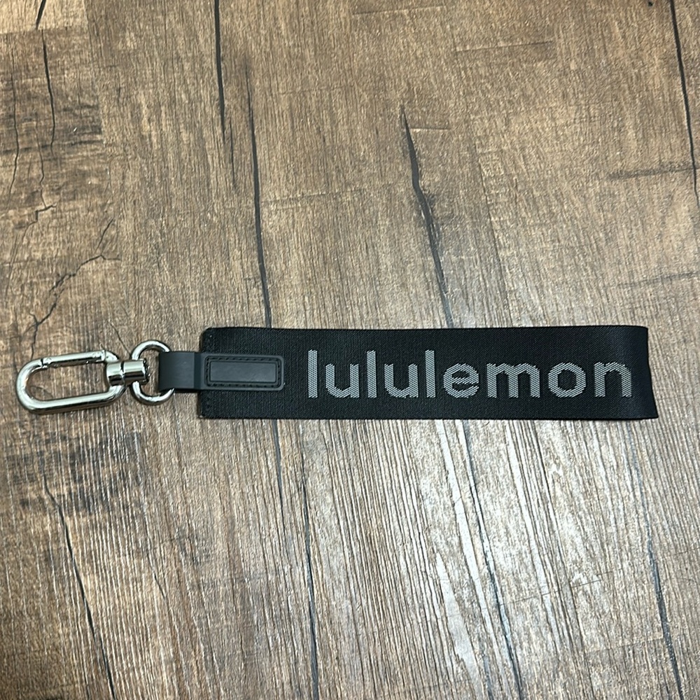 lululemon keychain